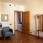 Via Delle Carrozze, Piazza Di Spagna Rome