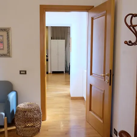 Via Delle Carrozze, Piazza Di Spagna Daire