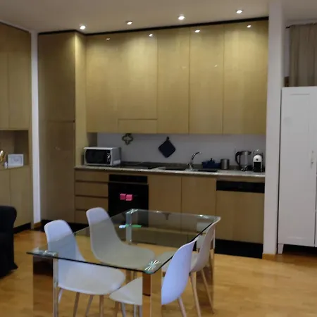 Via Delle Carrozze, Piazza Di Spagna