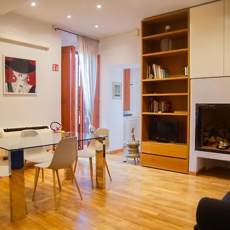 Via Delle Carrozze, Piazza Di Spagna Appartement