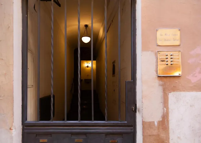 Via Delle Carrozze, Piazza Di Spagna Appartement